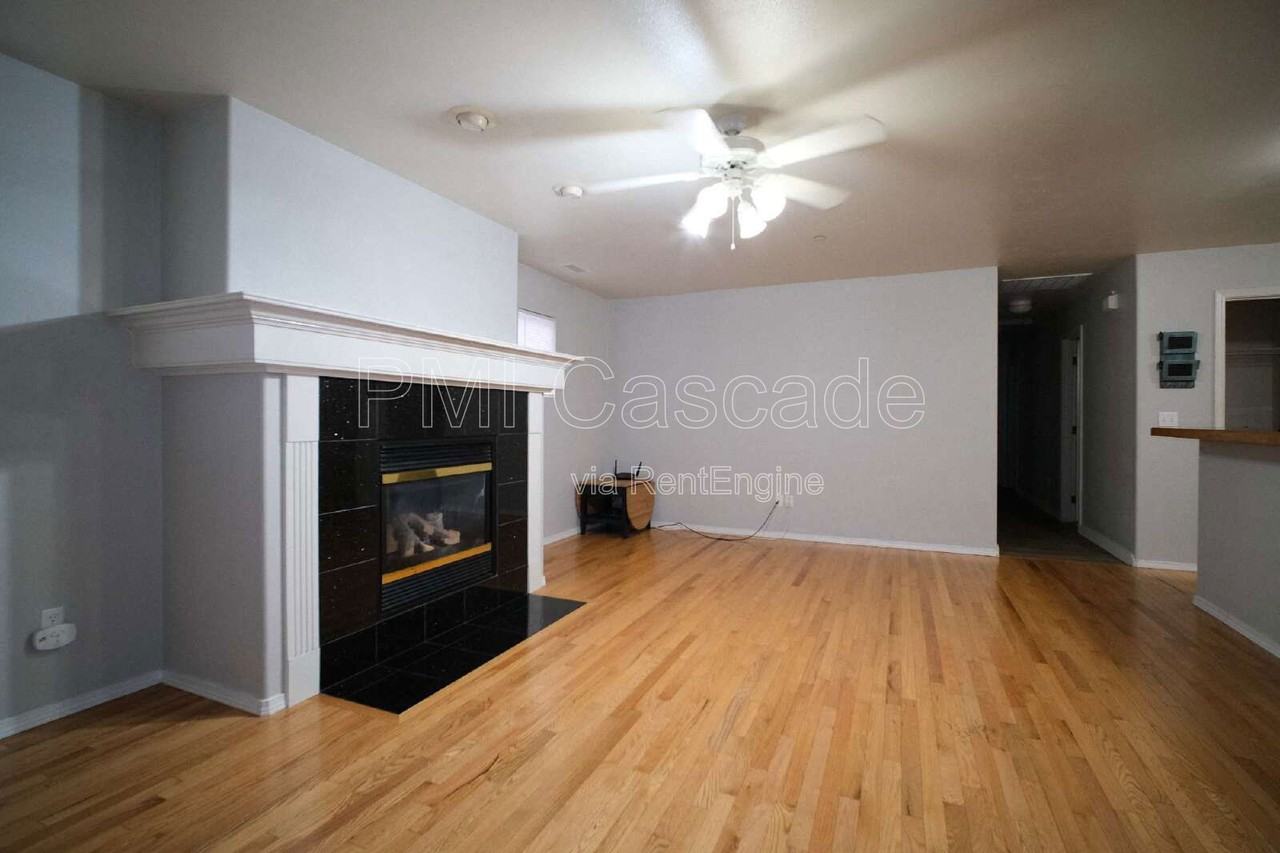 2510 Mitchell Ave - Photo 6 of 24