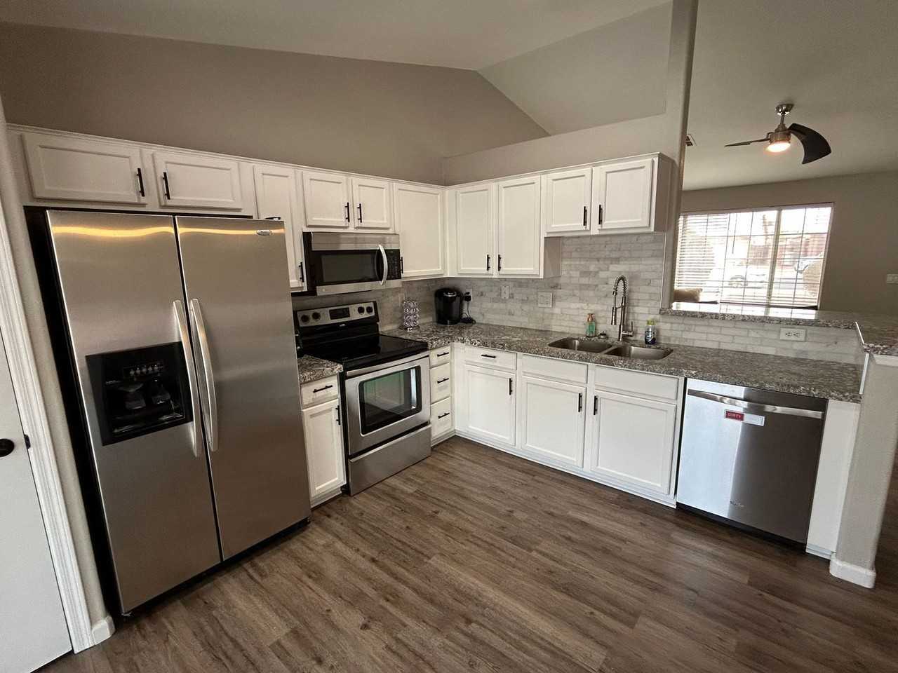 14658 W Marcus Dr - Photo 5 of 21