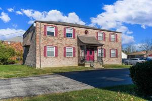 featured image of 3325 Breckenridge Ln #4