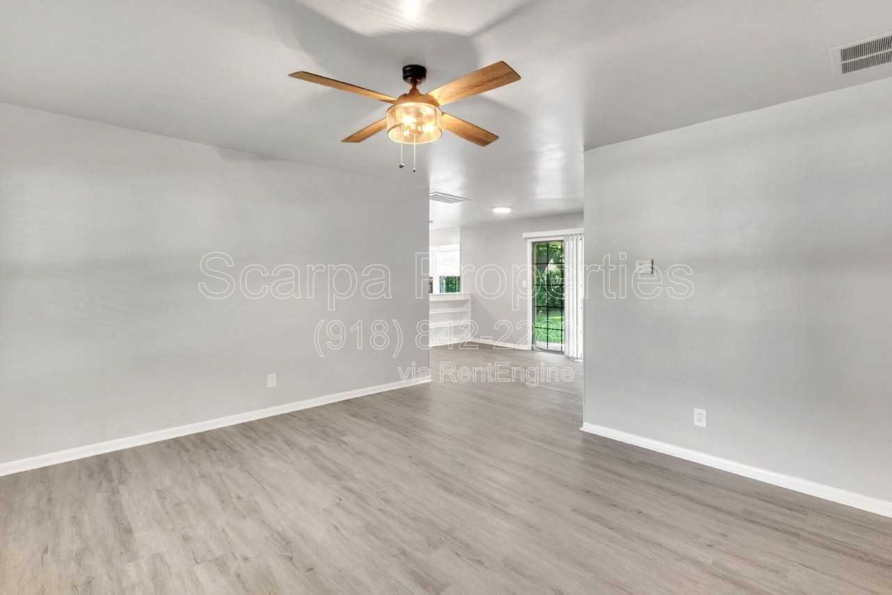 1809 S Birch Ave - Photo 3 of 19