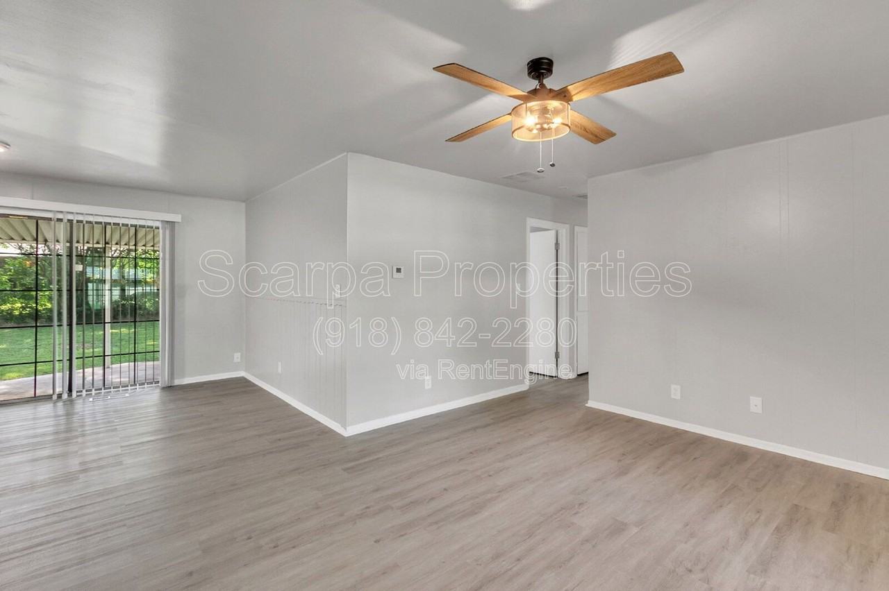 1809 S Birch Ave - Photo 4 of 19