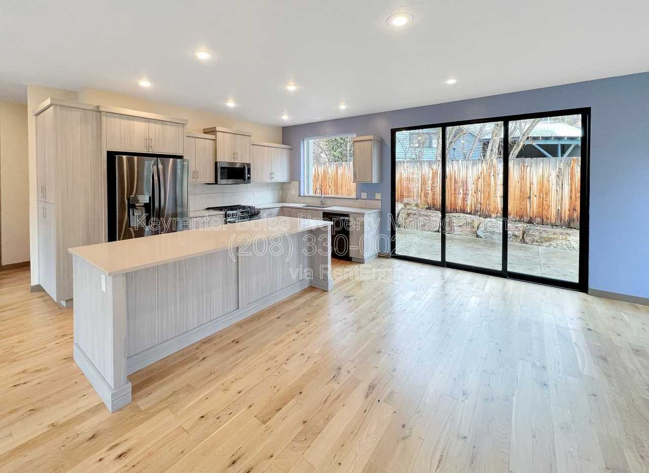 2640 W Neff St - Photo 5 of 29