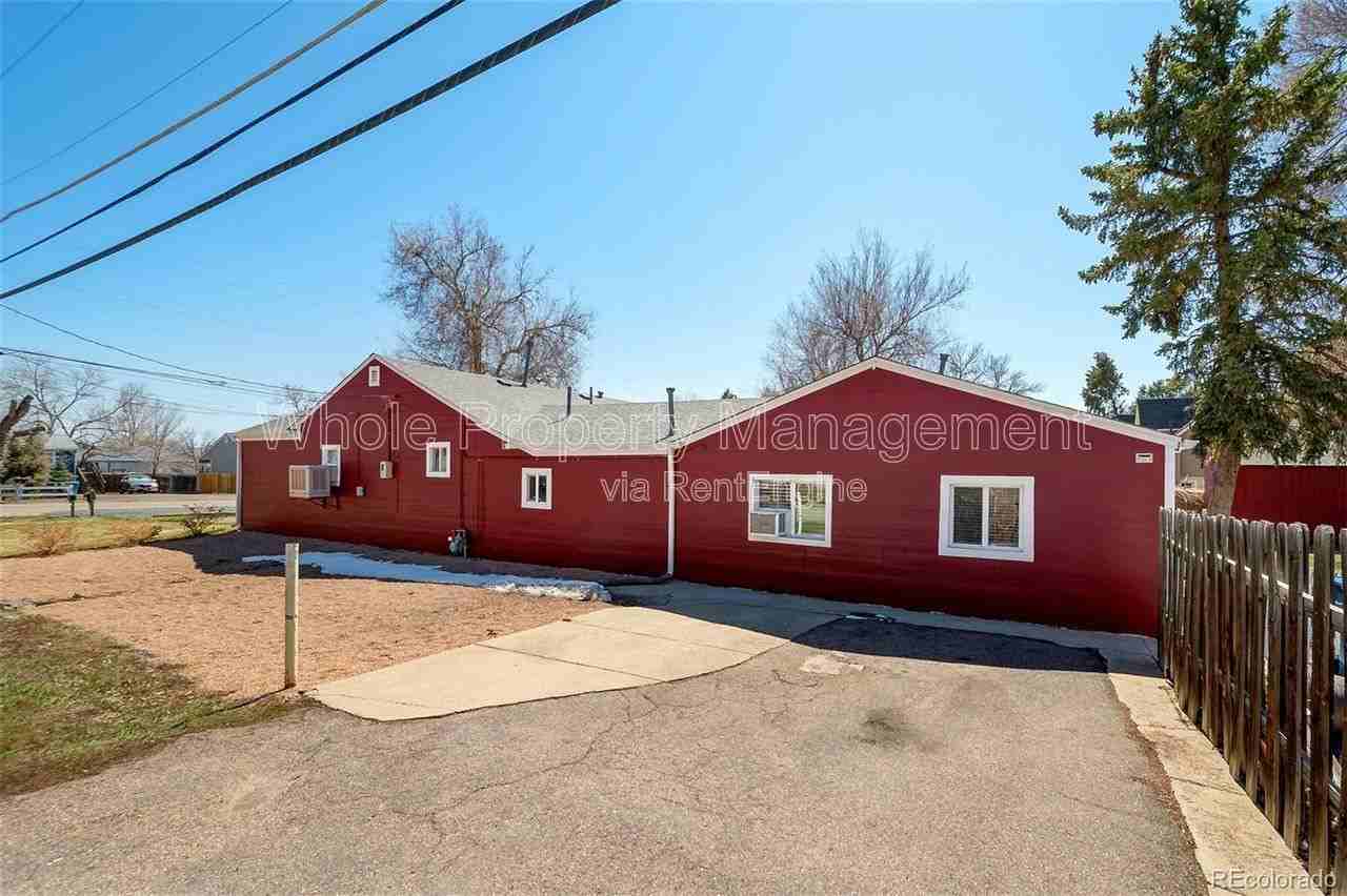 6095 Pierce St #B - Photo 2 of 13