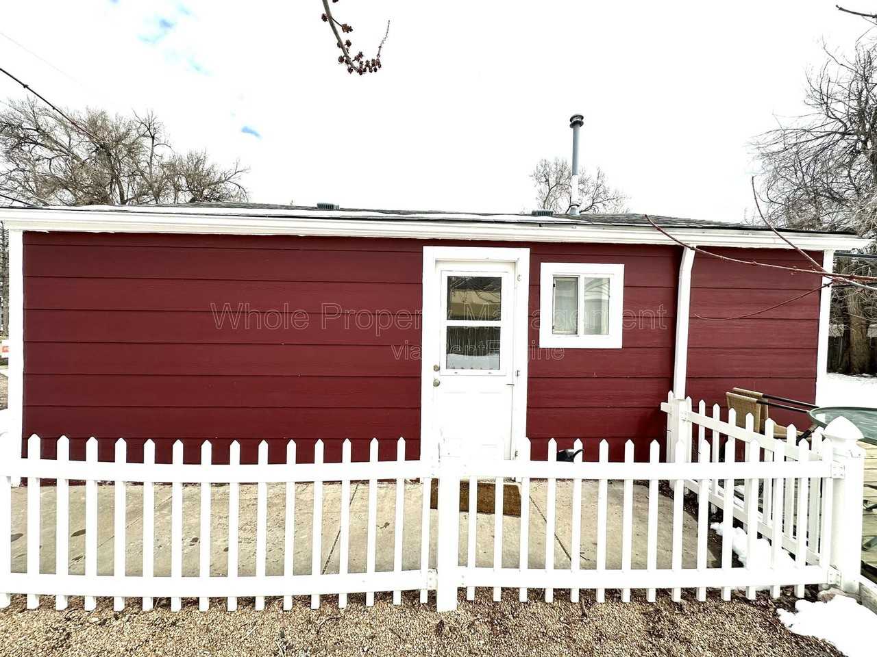 6095 Pierce St #B - Photo 3 of 13