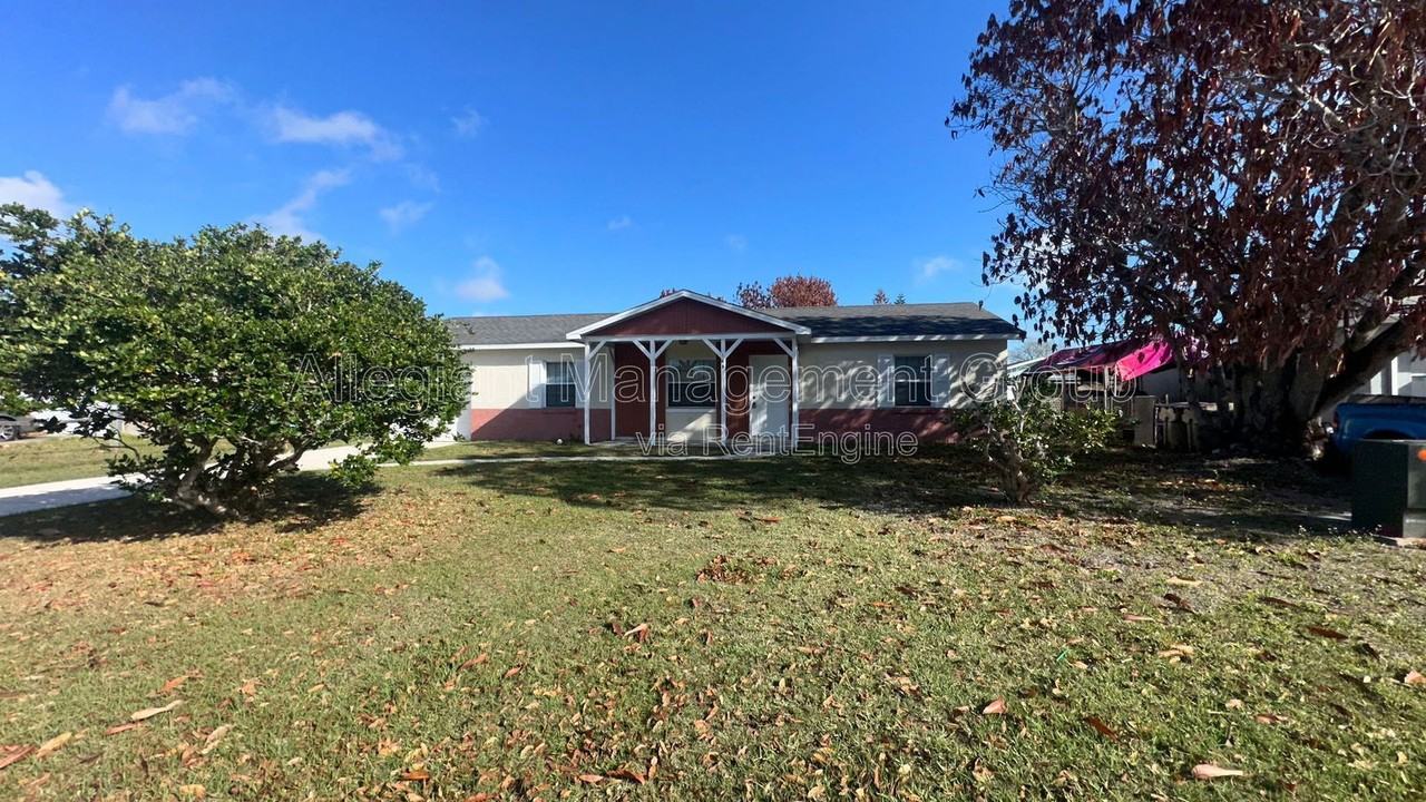 165 Toluca Dr - Photo 3 of 18