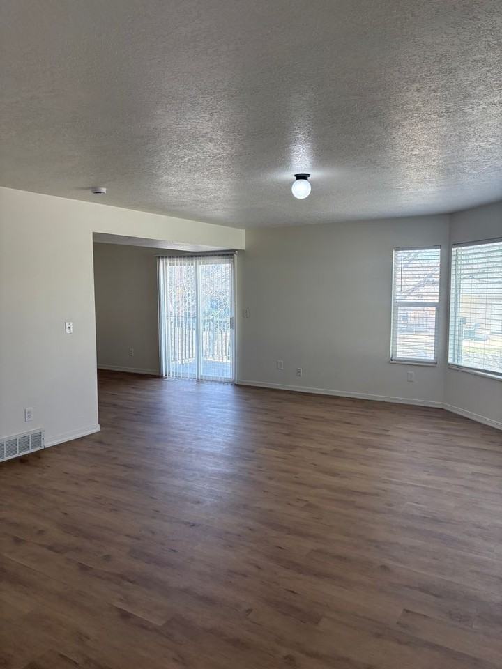 Sandy Heights - Photo 3 of 14