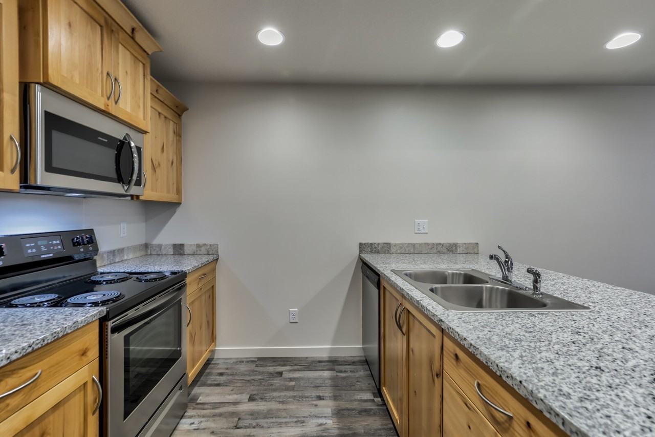 1021 E Iowa Ave #4 - Photo 6 of 9