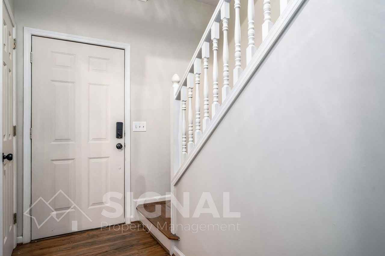 3417 Wisterwood Ln - Photo 5 of 33