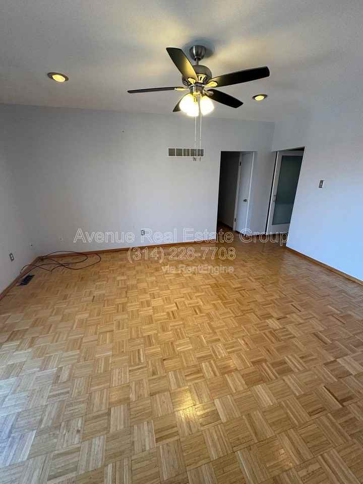 10361 Corbeil Dr #D - Photo 5 of 25