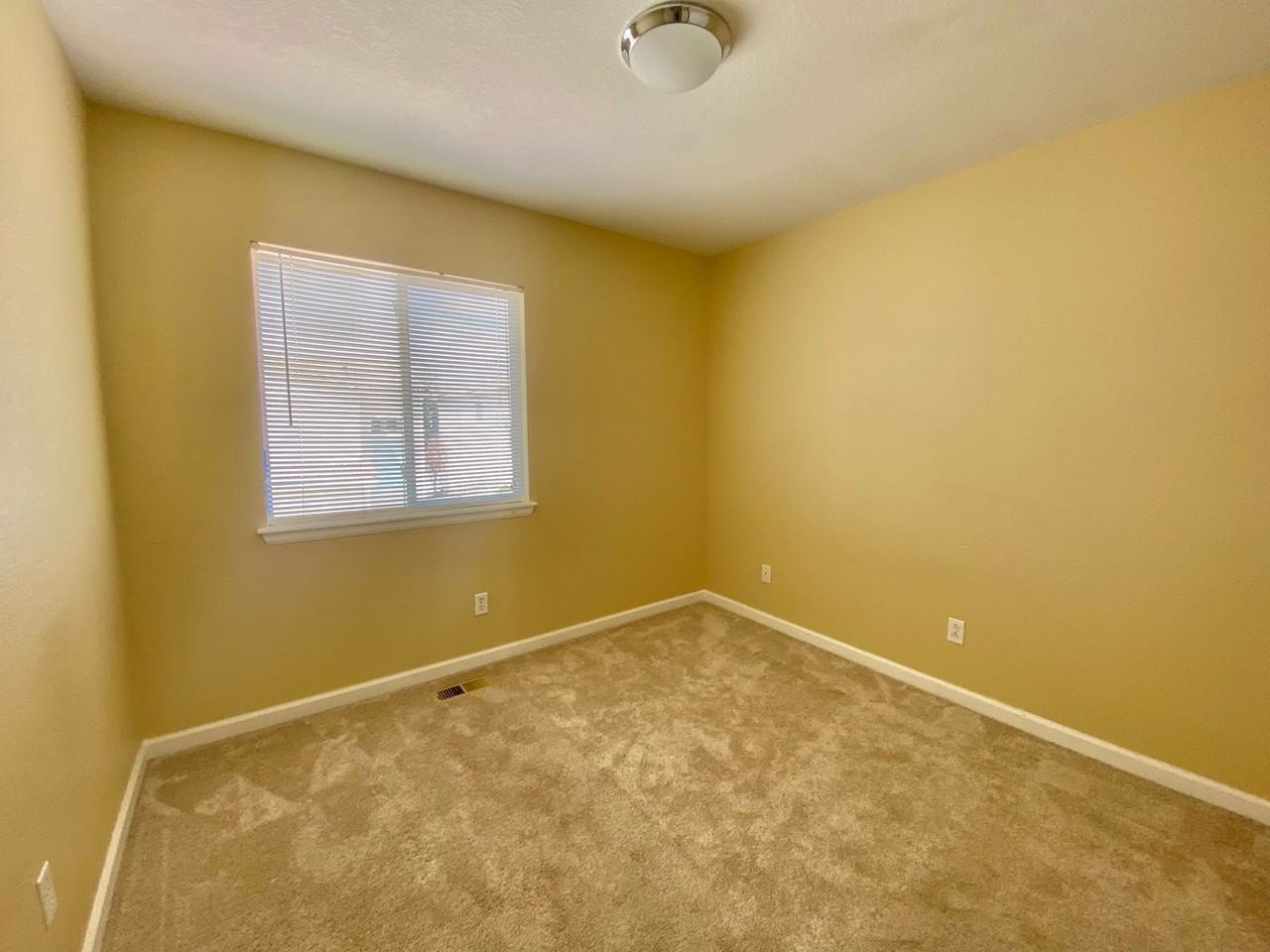 4621 Orleans St - Photo 5 of 7