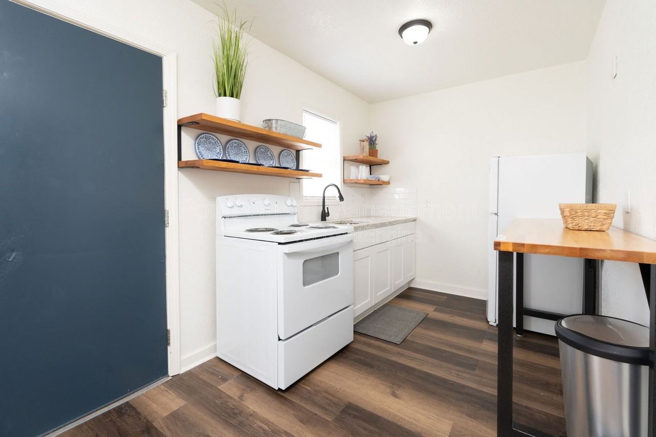 721 Sylvan Ln #721S - Photo 7 of 23