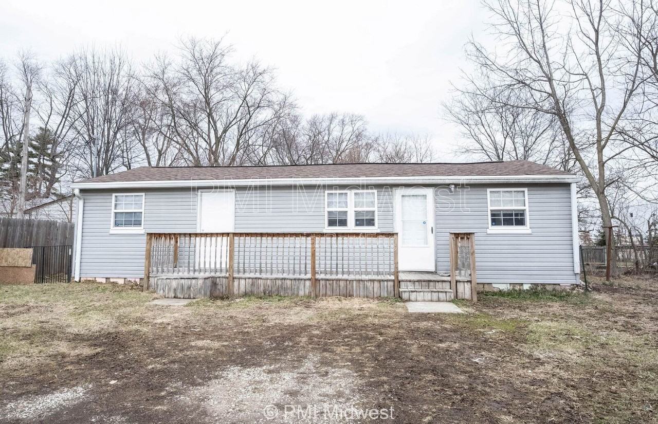 3125 Clover Dr #B - Photo 2 of 24