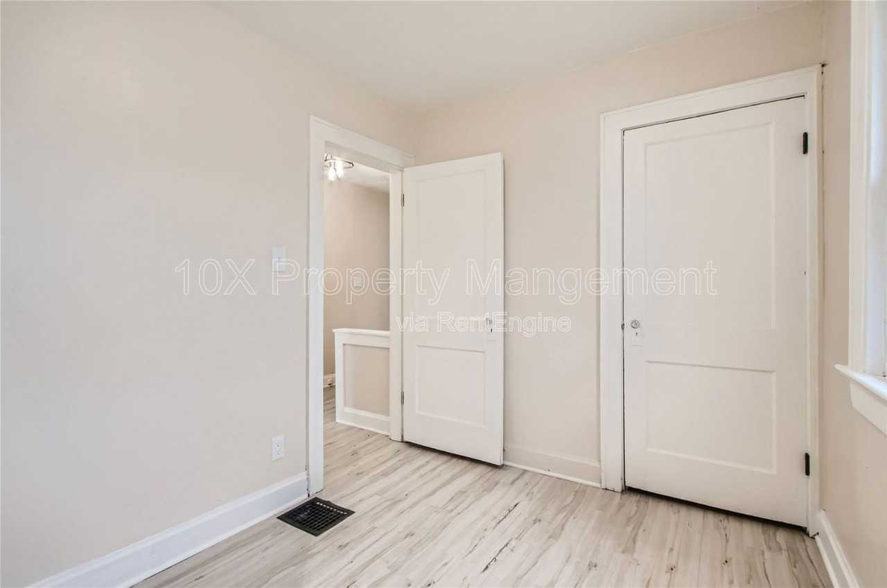 1097 E 16th Ave - Photo 3 of 14