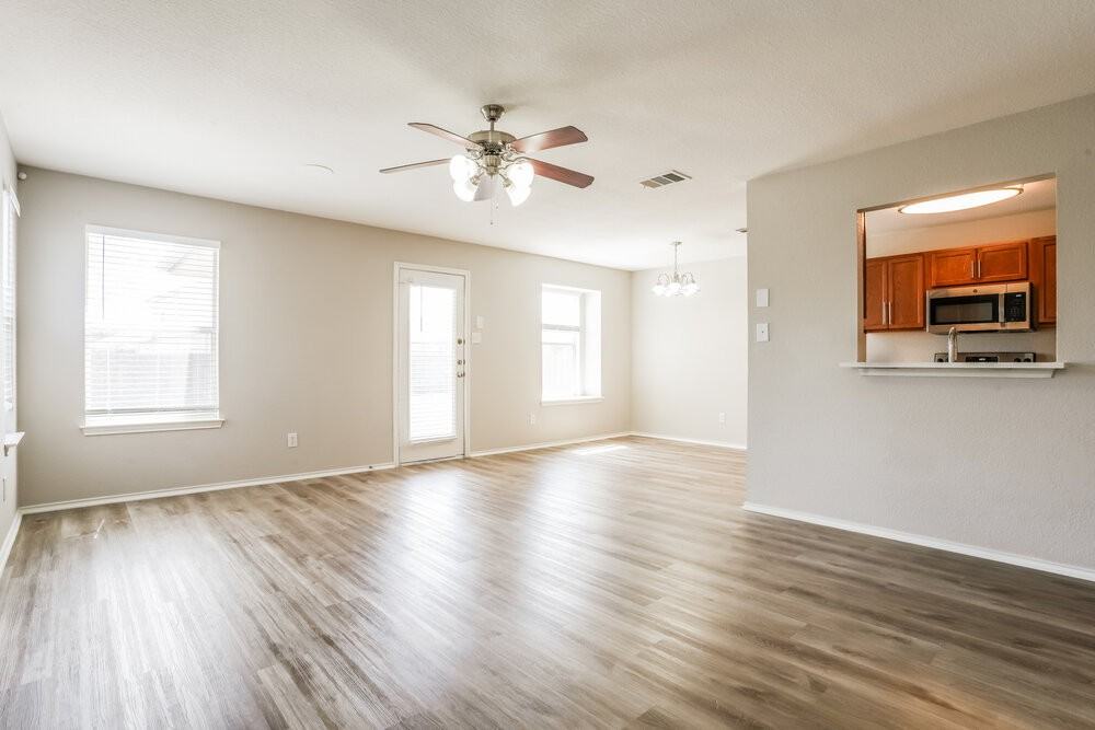 105 Altamont St - Photo 4 of 16