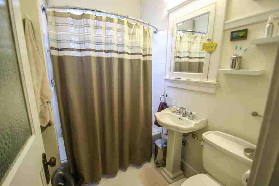 2760 N Murray Ave - Photo 2 of 10