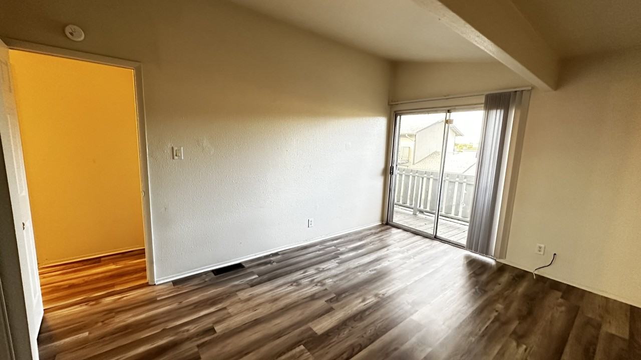 504 Jeanell Dr #17 - Photo 3 of 6