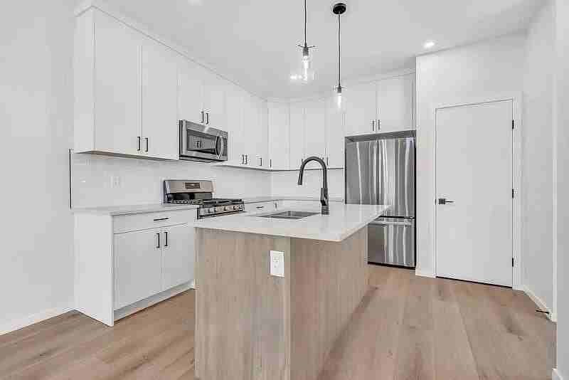 9410 155 Street Northwest - Photo 2 of 43