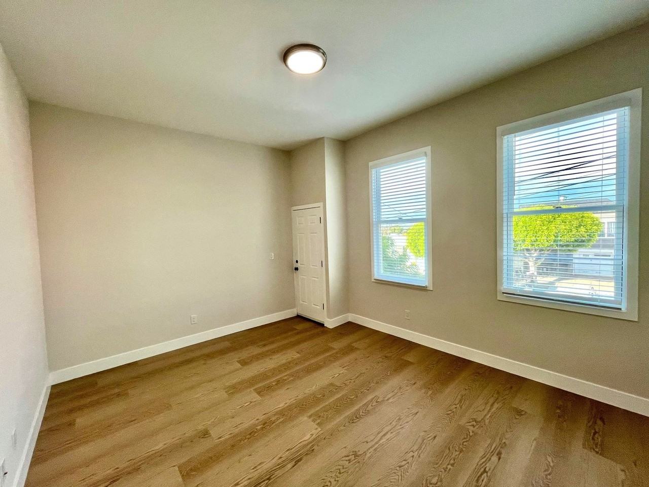 1559 Innes Ave - Photo 3 of 8