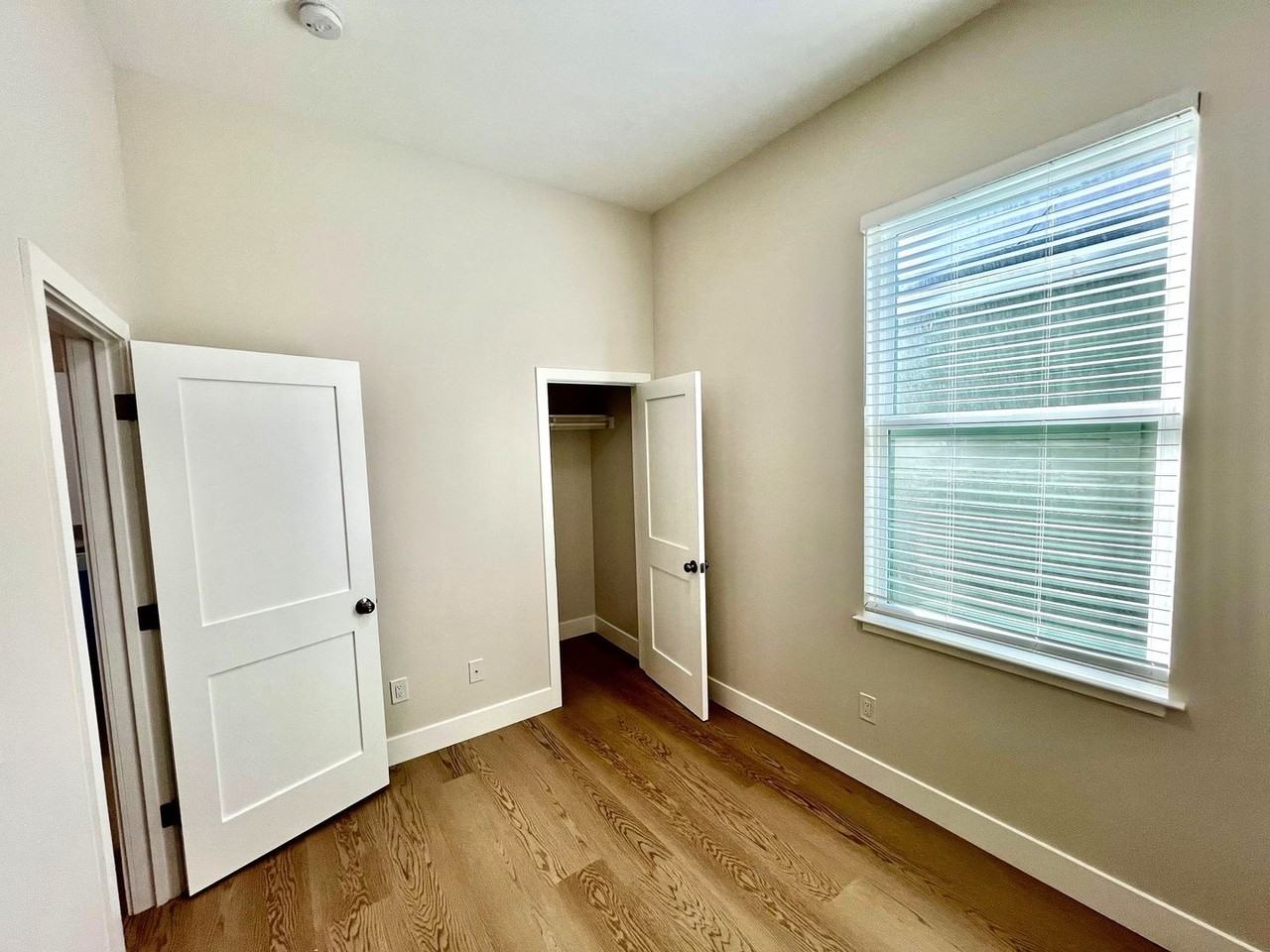 1559 Innes Ave - Photo 4 of 8