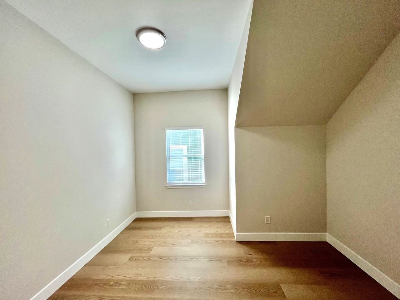 1559 Innes Ave - Photo 6 of 8