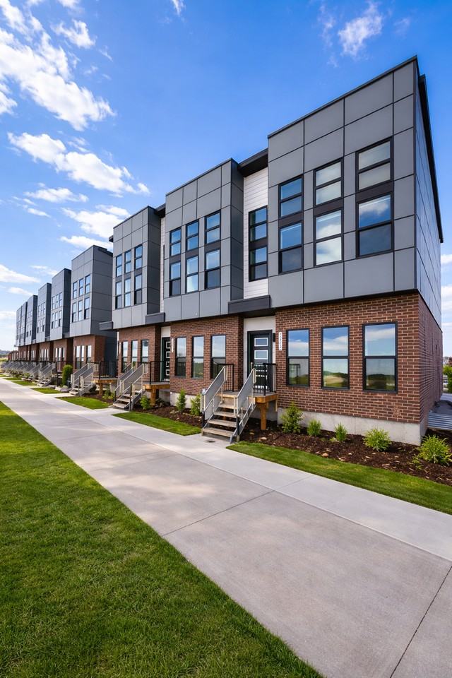 5019 Navigator Lane Northwest - Photo 3 of 20