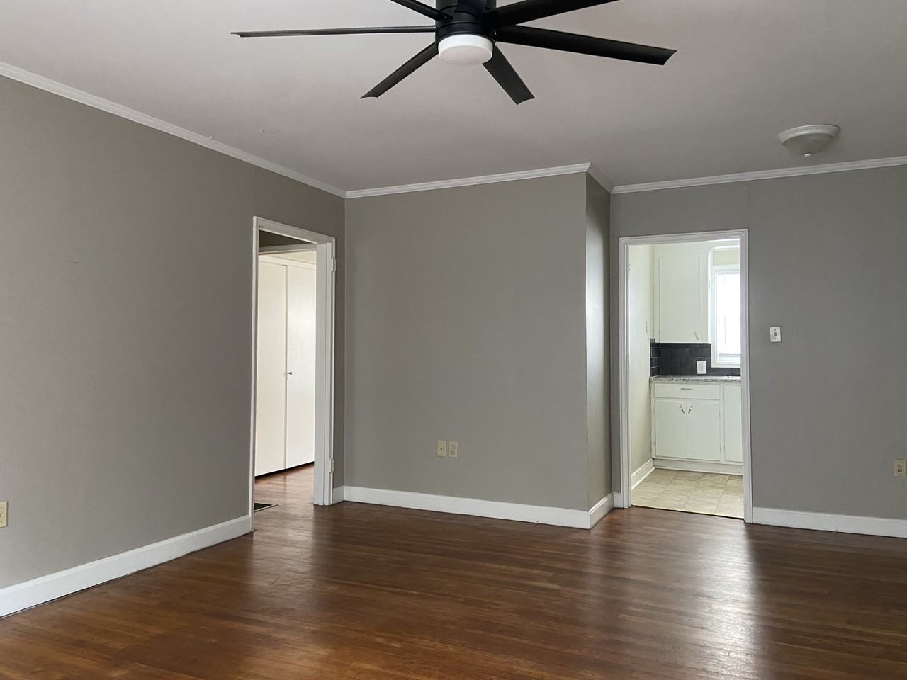 300 Cherry Hill Dr #5 - Photo 3 of 20