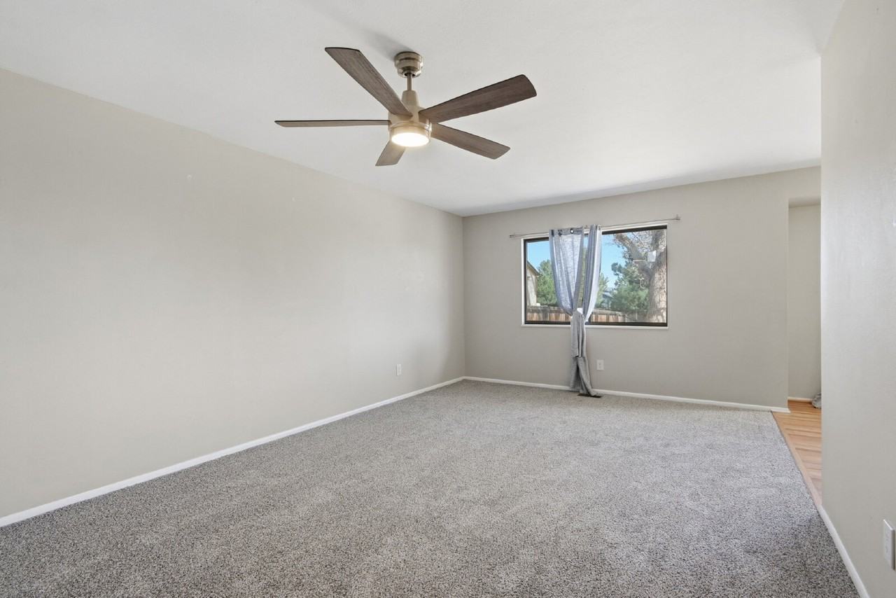 2312 S Devinney St - Photo 6 of 41