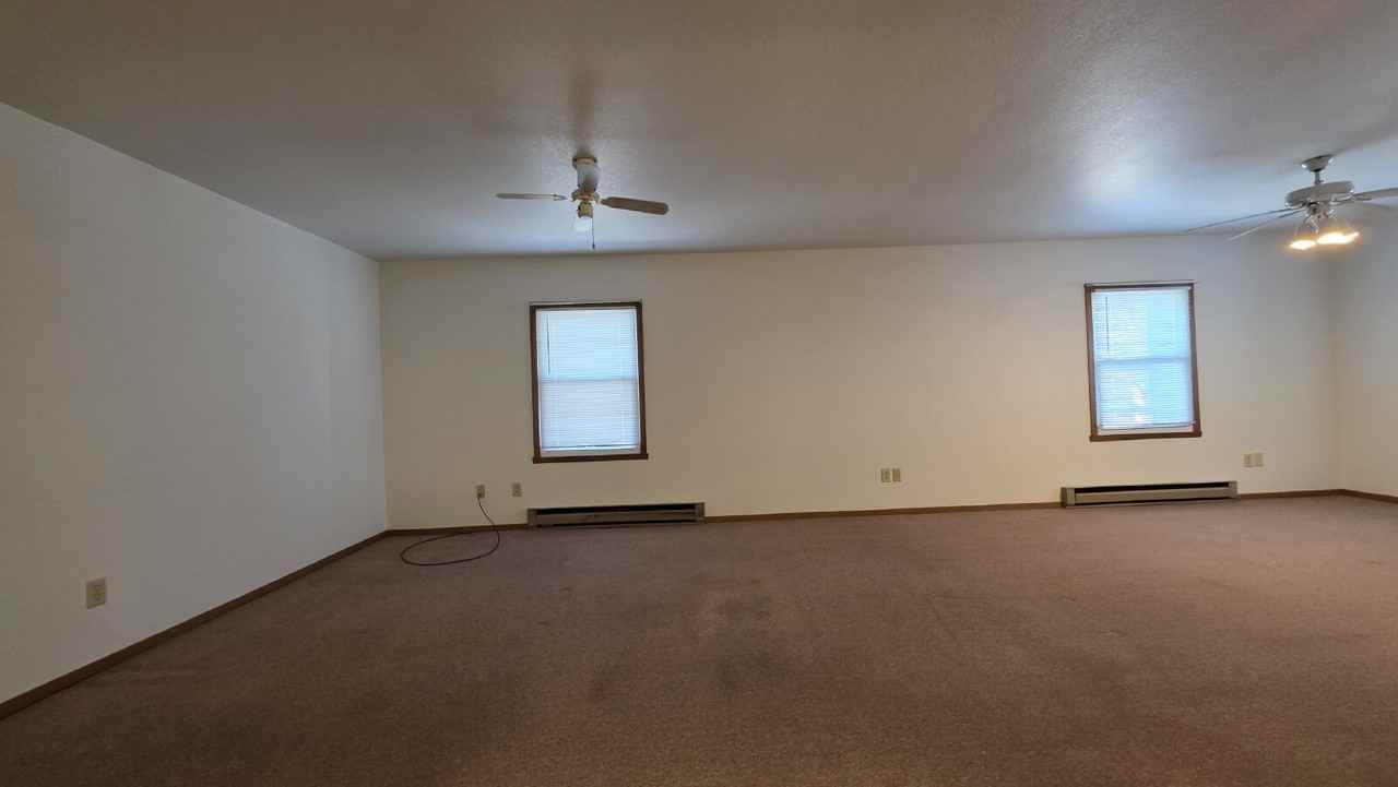 109 N Elm St - Photo 7 of 13