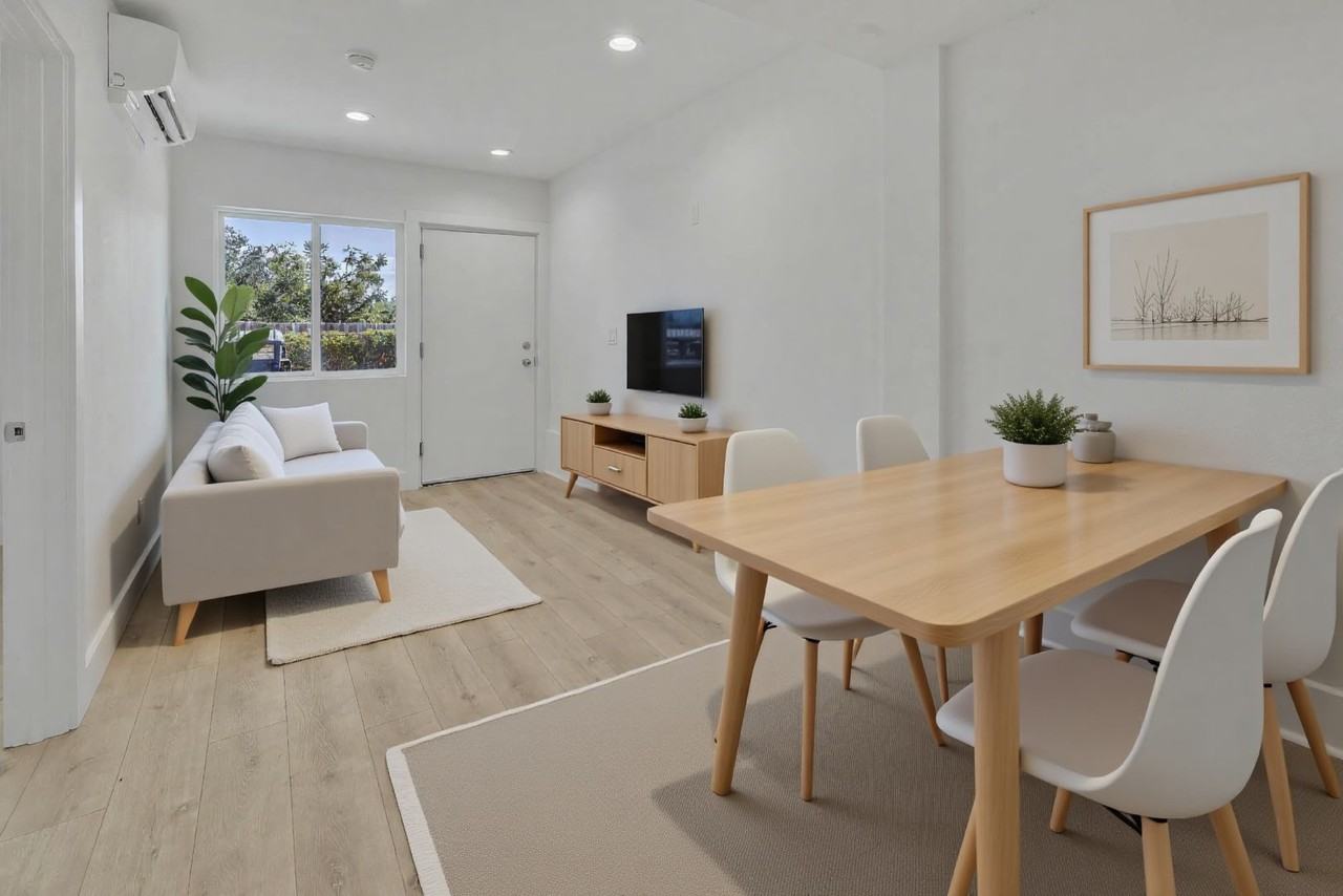 St. James - Photo 6 of 33