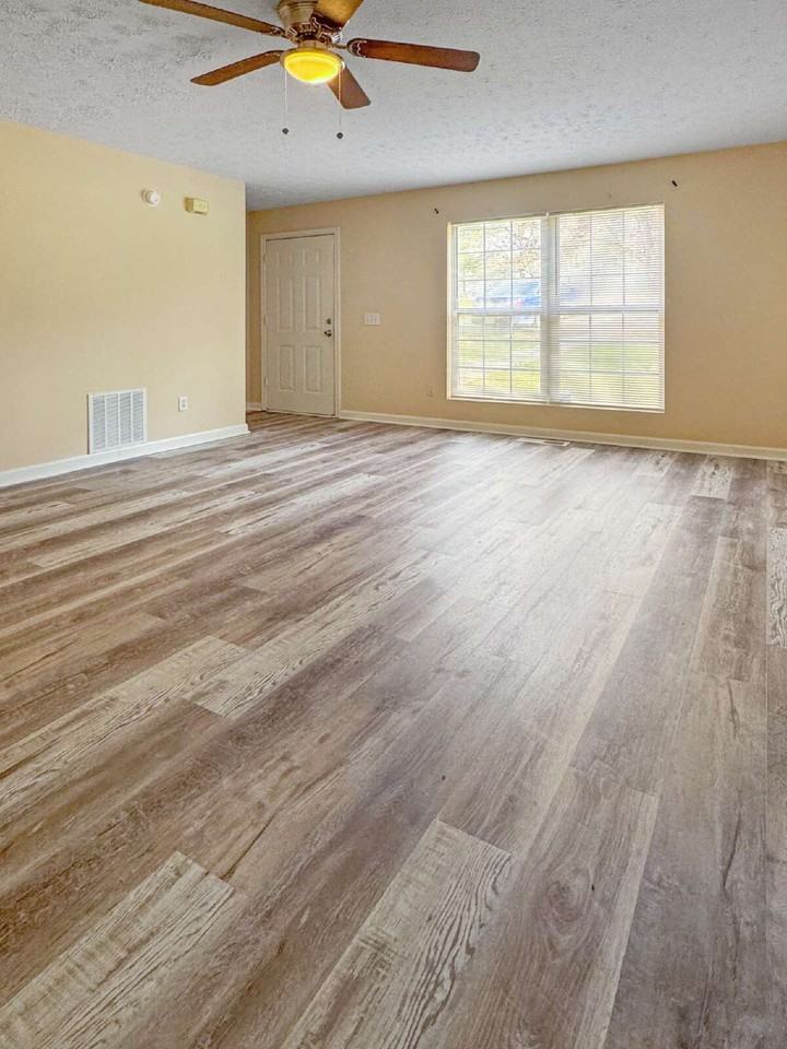 4801 Victoria Ct - Photo 5 of 15