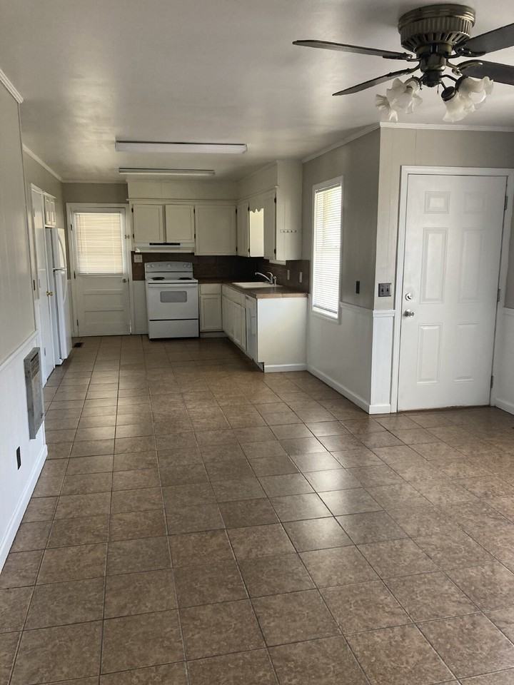 204 Patterson St - Photo 2 of 16