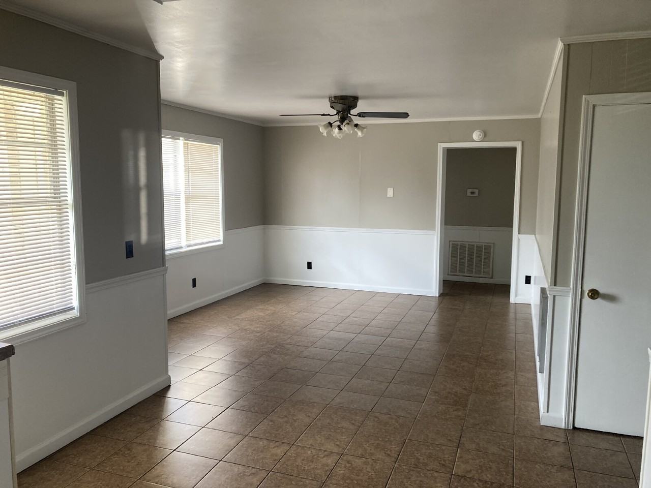 204 Patterson St - Photo 4 of 16