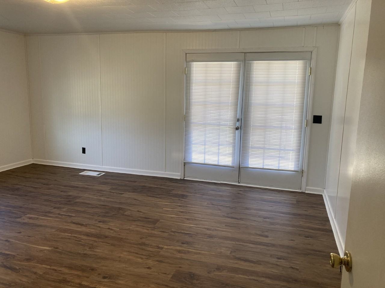 204 Patterson St - Photo 5 of 16