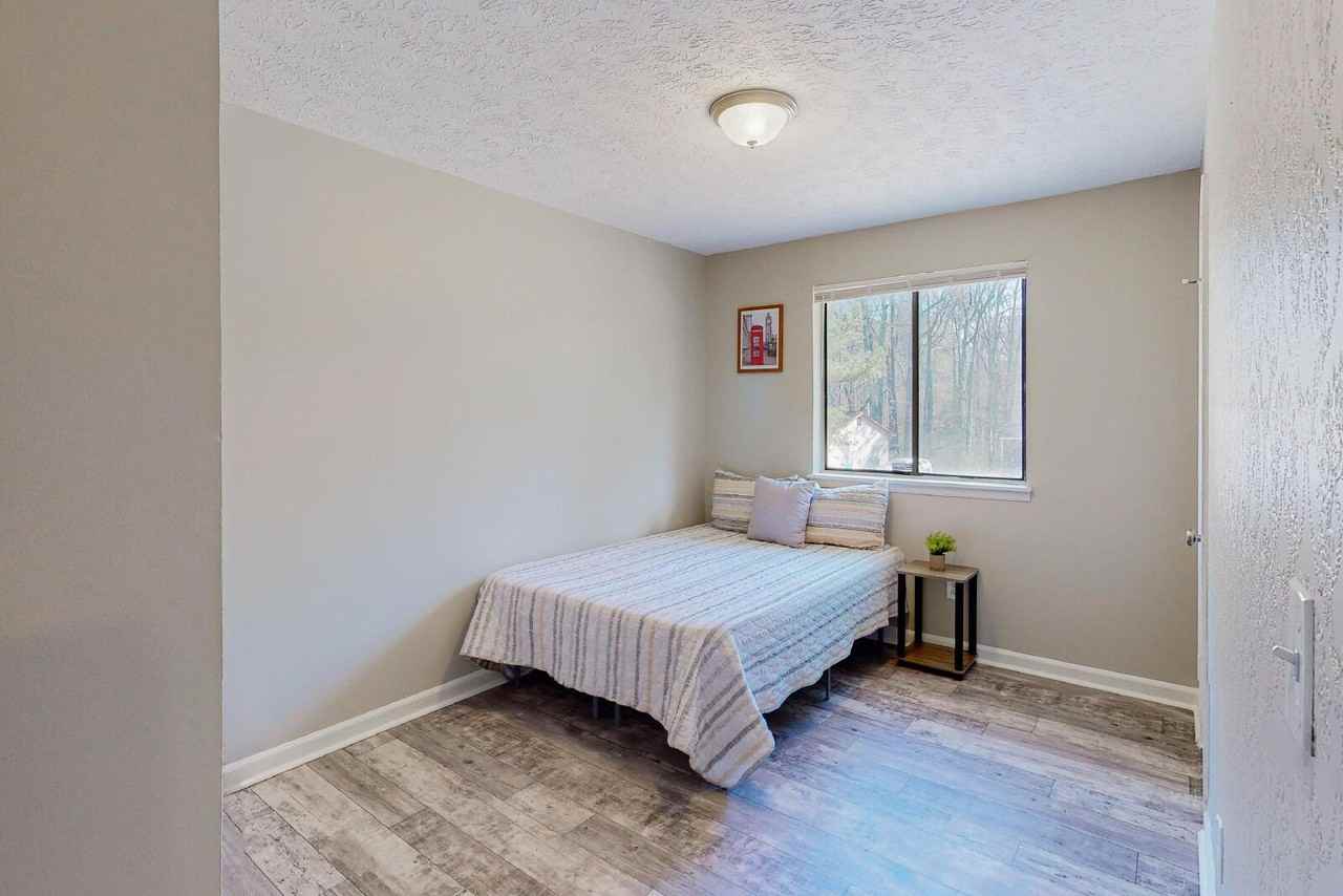 4335 Lincolndale Dr - Photo 4 of 27