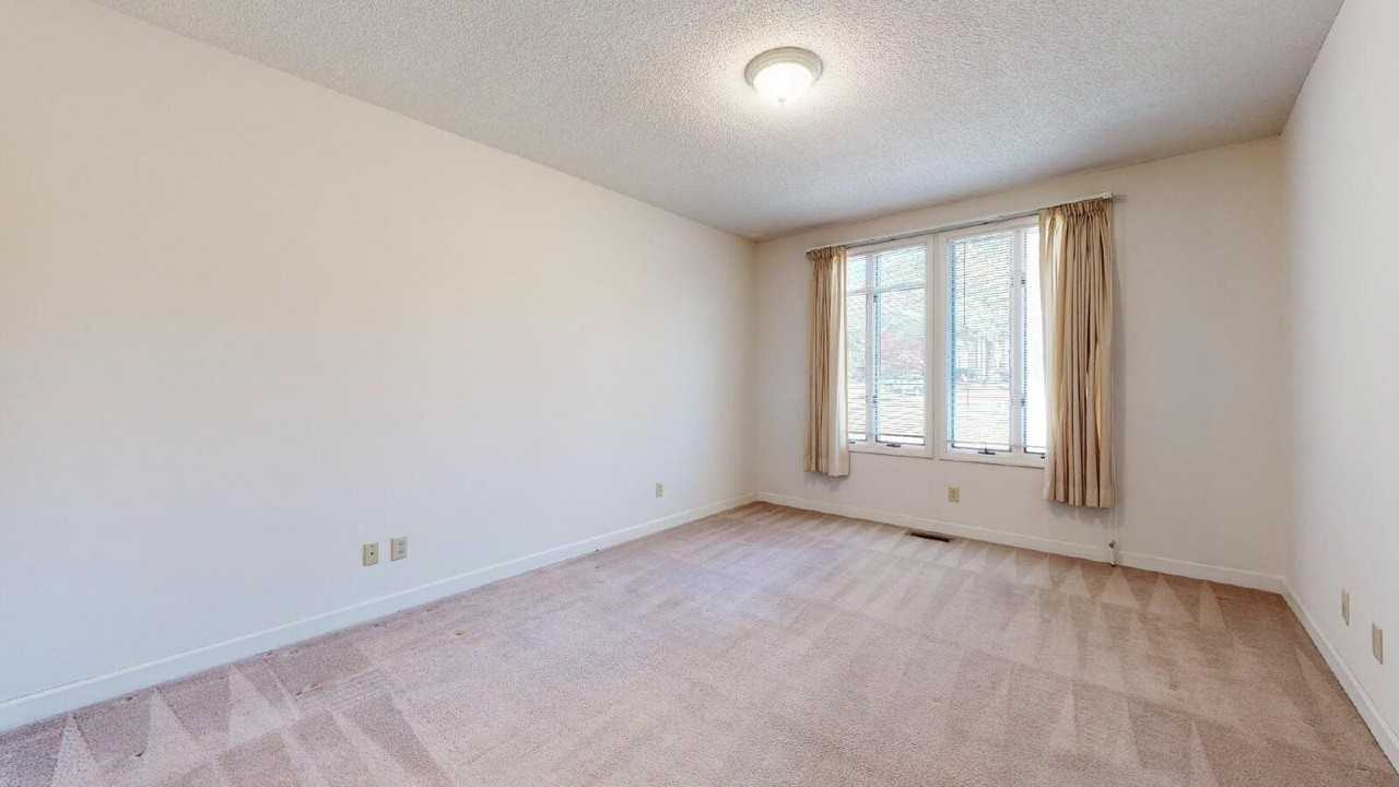 5737 Maylandia Rd - Photo 5 of 27