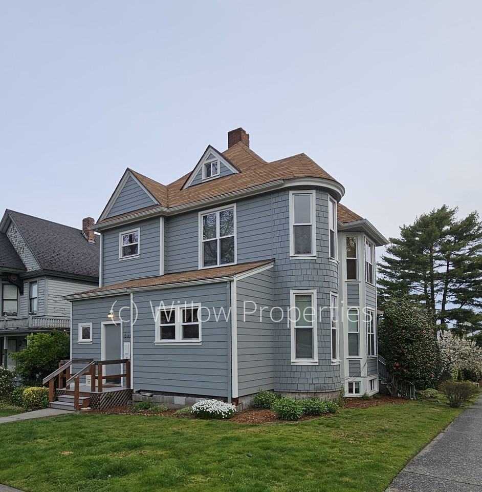 501 N E St - Photo 3 of 7