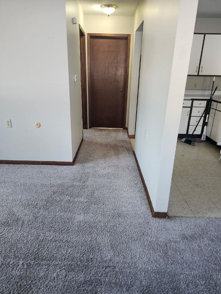 102 8th Ave Nw #06C - Photo 2 of 5