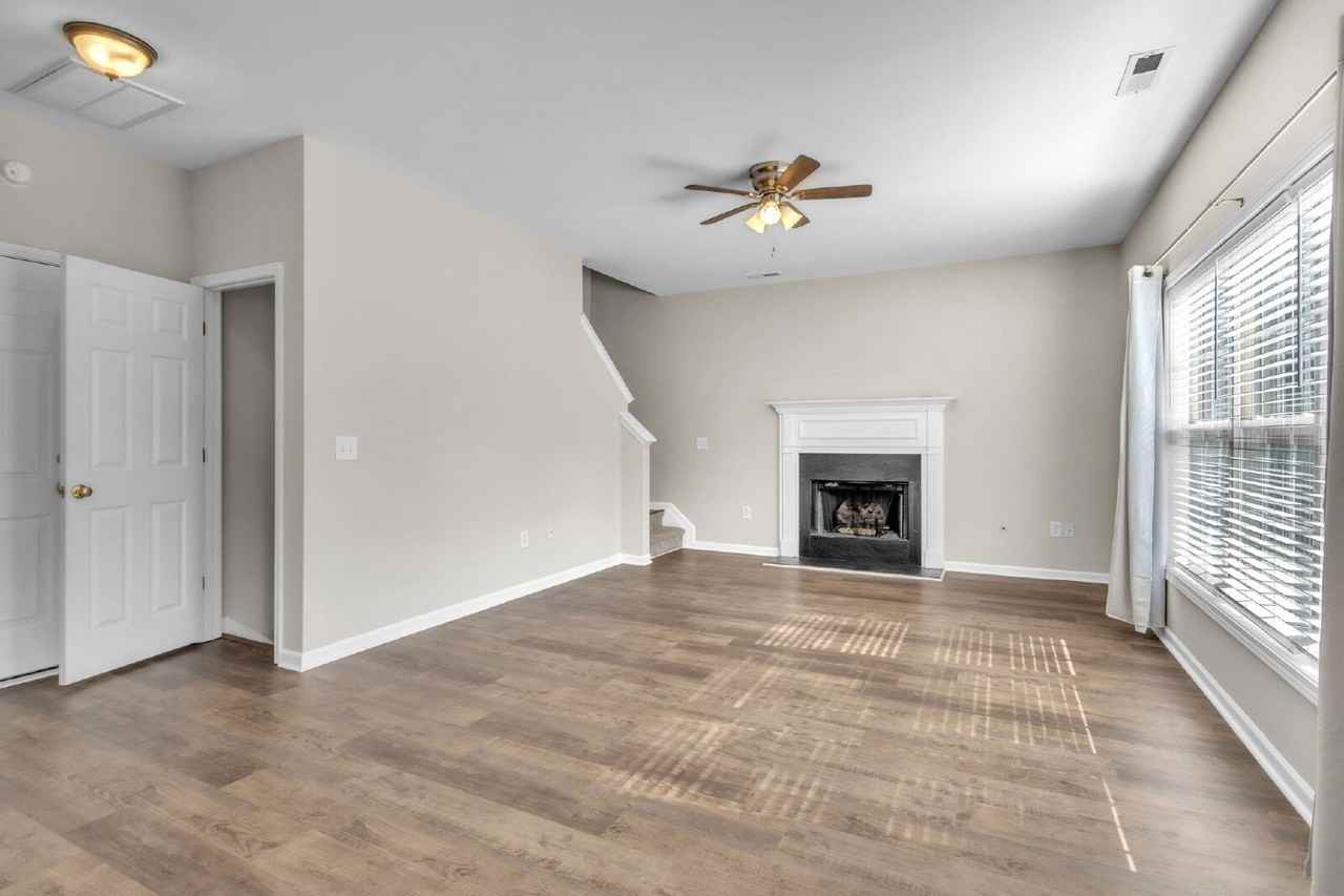 513 Walkingstick Way - Photo 4 of 31