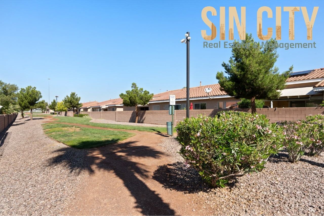 2854 W Agate Ave - Photo 3 of 18