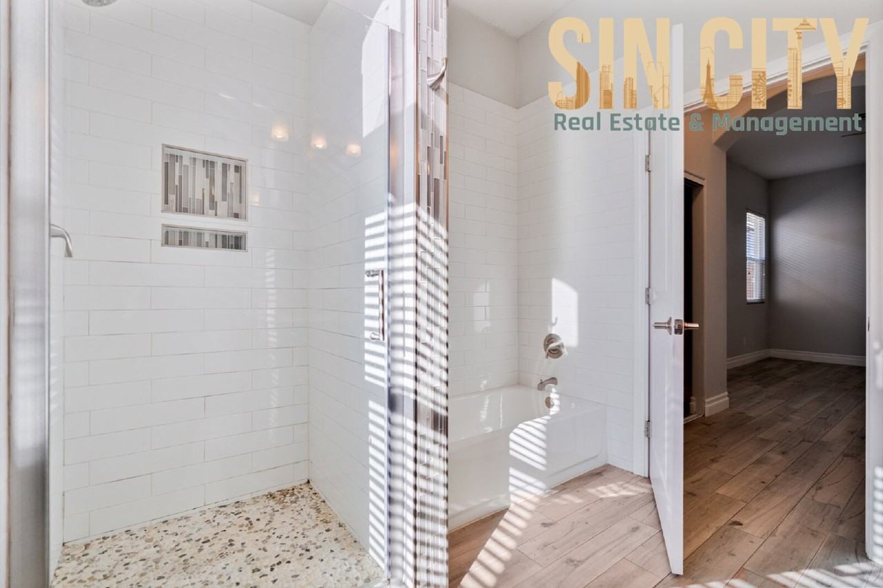 2854 W Agate Ave - Photo 6 of 18