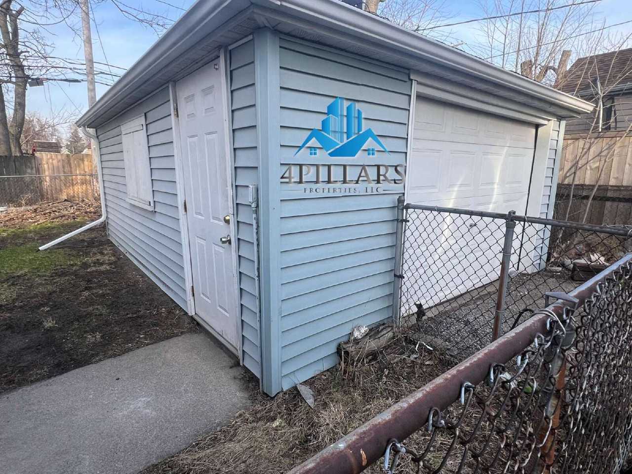 617 Kane St - Photo 4 of 11