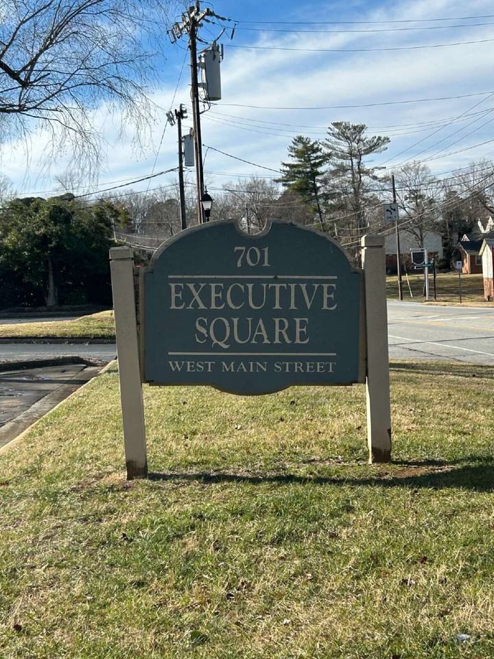 701 W Main St #H - Photo 2 of 9