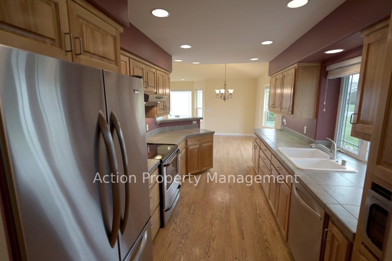 1014 N Minstrel Rd - Photo 5 of 30