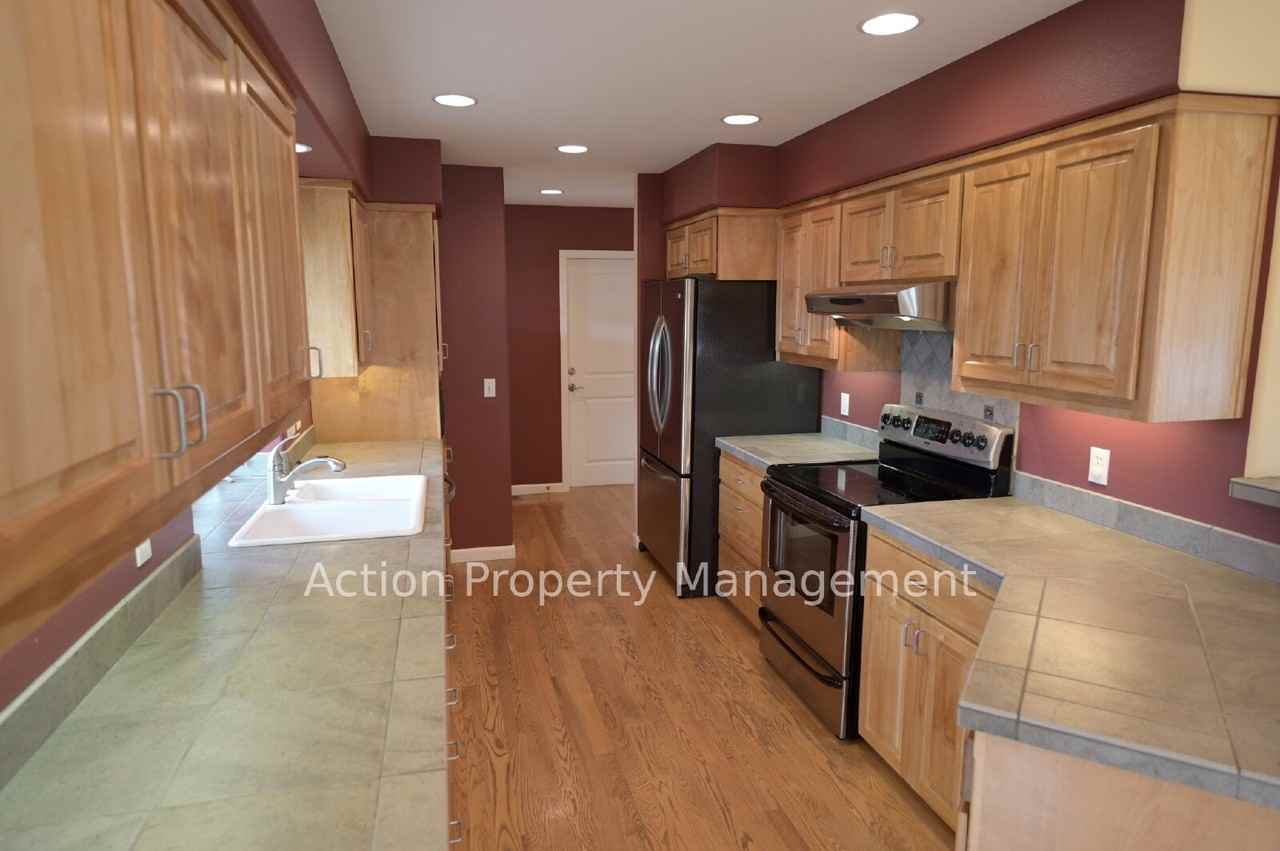 1014 N Minstrel Rd - Photo 6 of 30