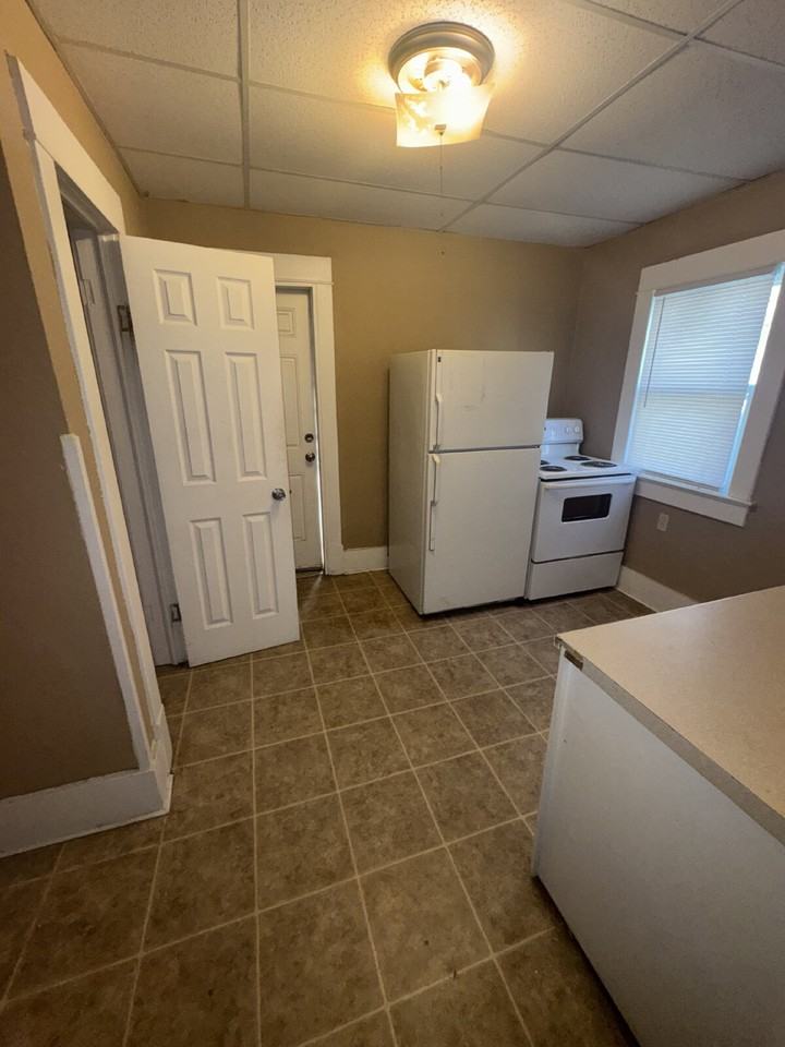207 S Clarence St Unit A - Photo 5 of 6