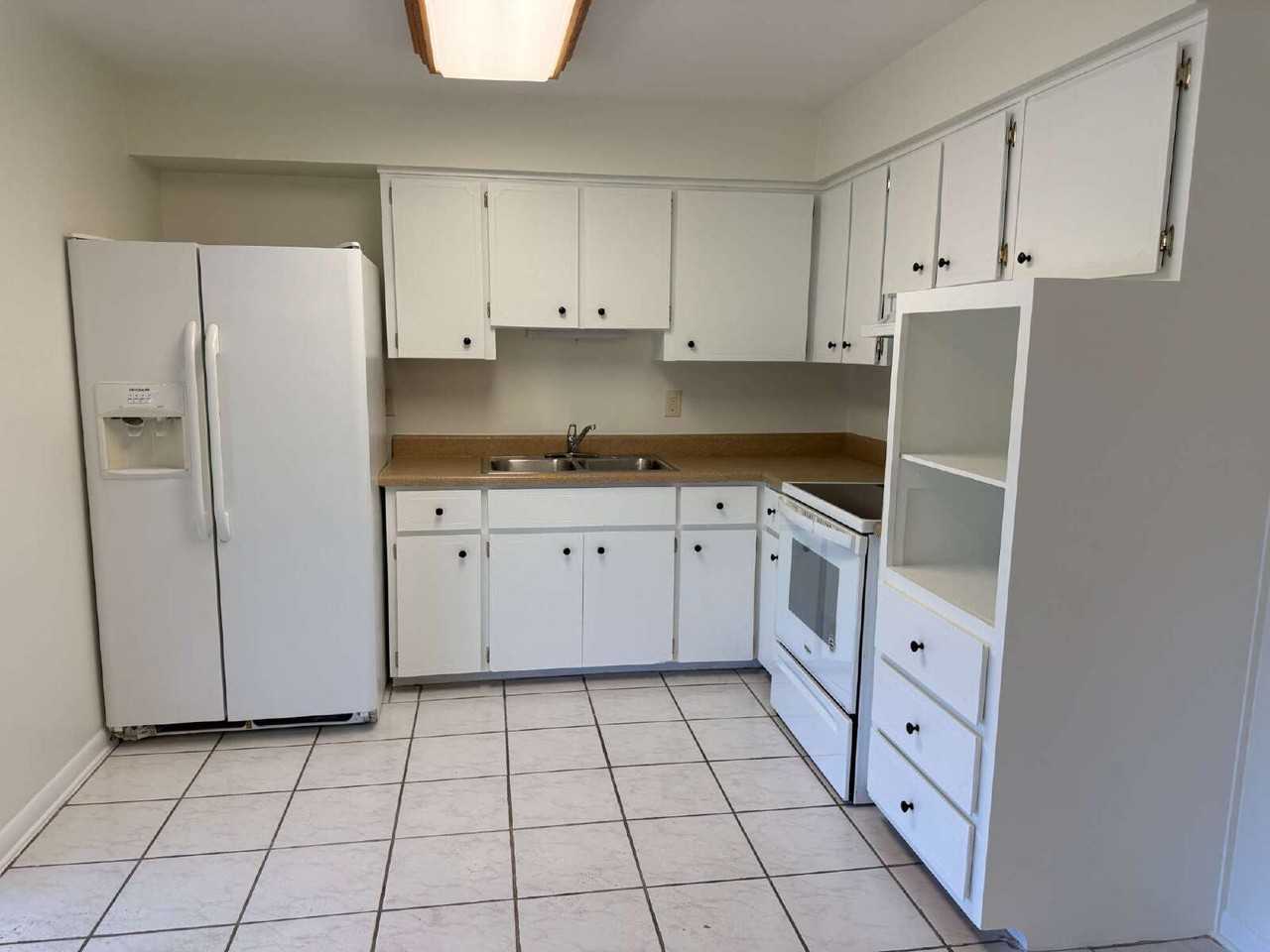 2633 Coral Ave - Photo 2 of 16