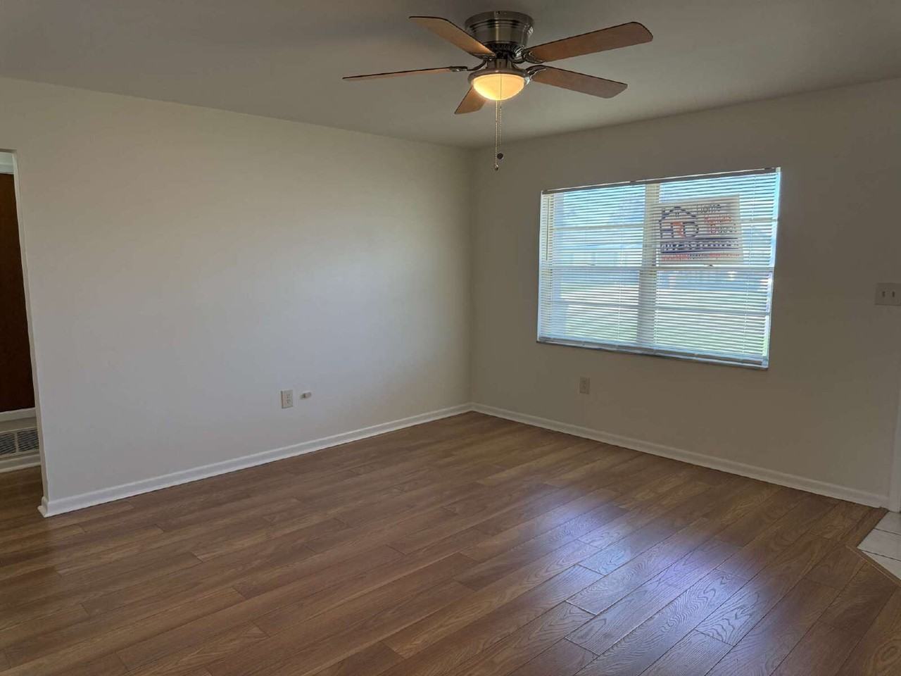 2633 Coral Ave - Photo 5 of 16