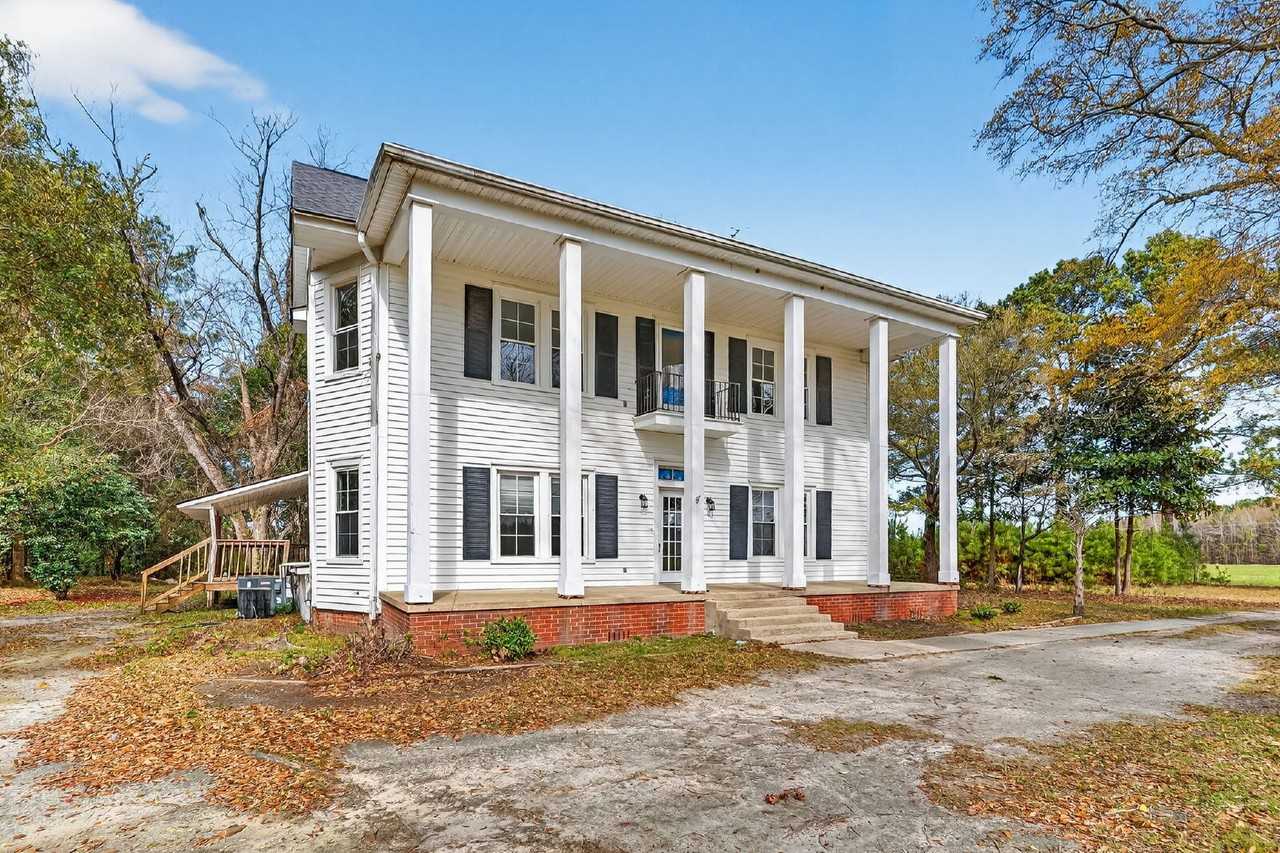 409 Meadow Rd - Photo 4 of 44