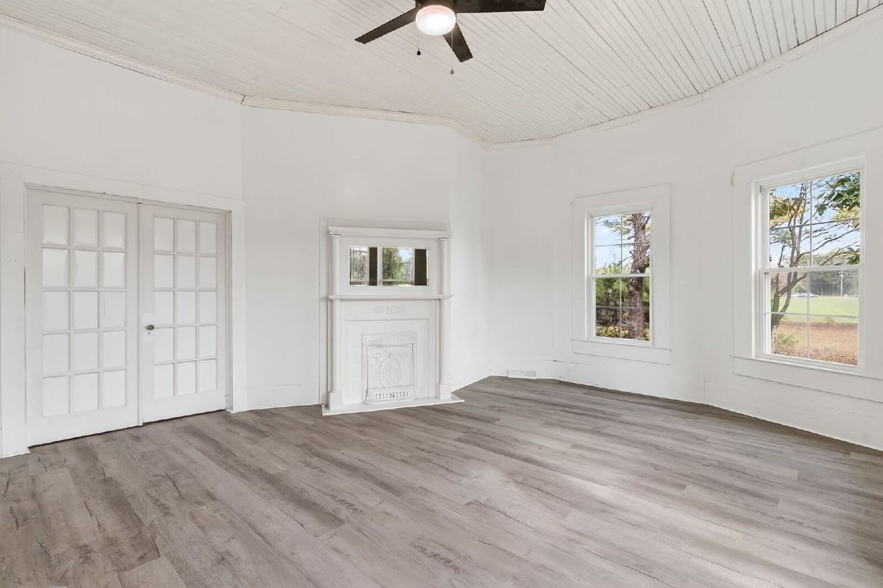 409 Meadow Rd - Photo 6 of 44