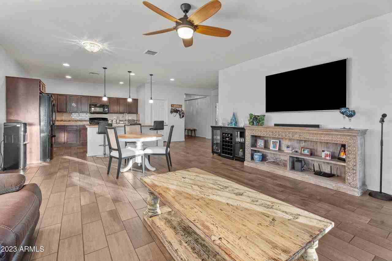 4052 S 185th Ave - Photo 6 of 18